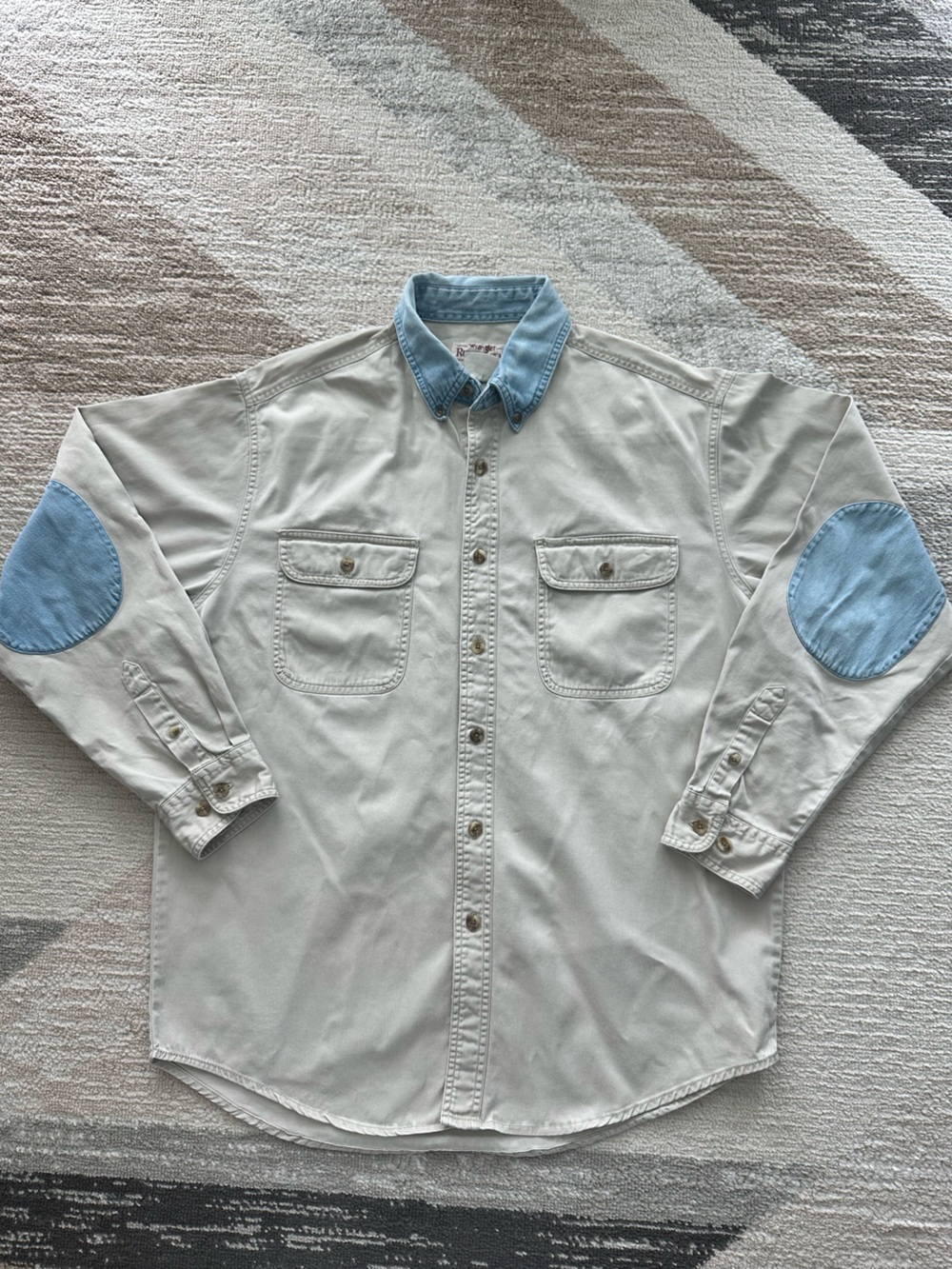 Vintage 90s Wrangler Rugged Wear Cream Button-Up Shirt With Blue Elbow Patches